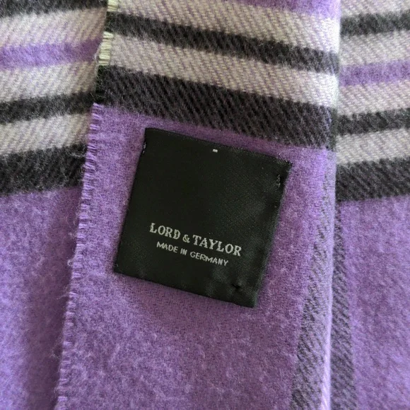 Super Soft Plaid Scarf (Like new condition!) - Picture 4 of 6